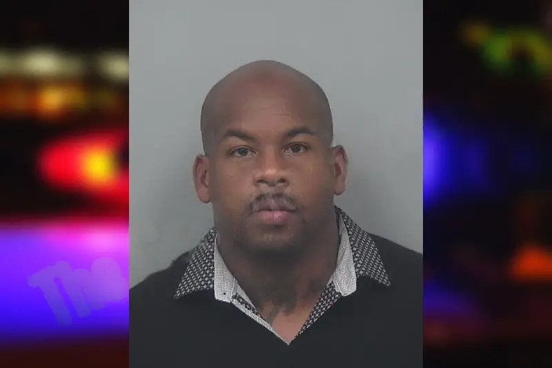 Deonbreye Roberts-Huguley Mugshots