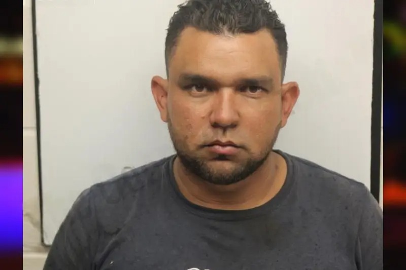 Junior Escamillas-Rojas Mugshots