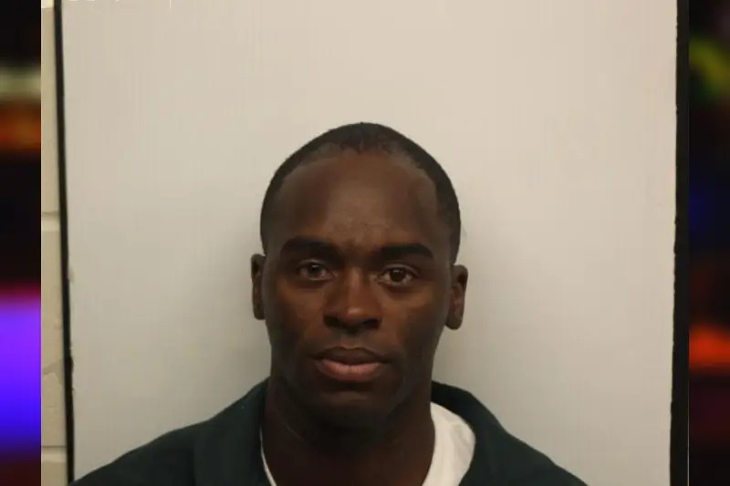 Kadrian Bell Mugshots