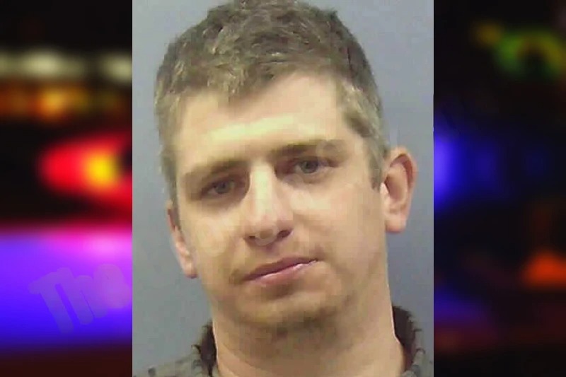 Gauge White Mugshots