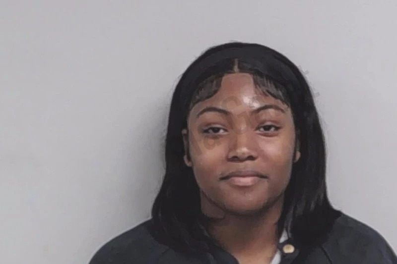 Akinia Felder Mugshots