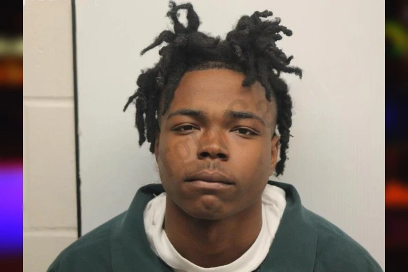 Cantriall Robbins Mugshots