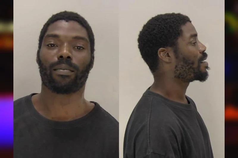 Deon Moss Mugshots