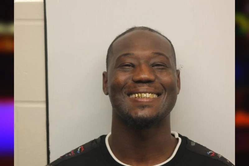 Derrick Roberts Mugshots