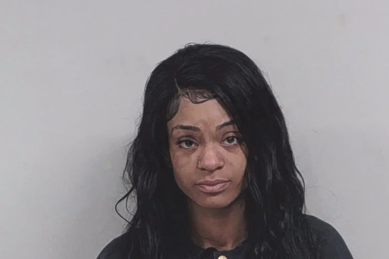 Niya Holmes Mugshots