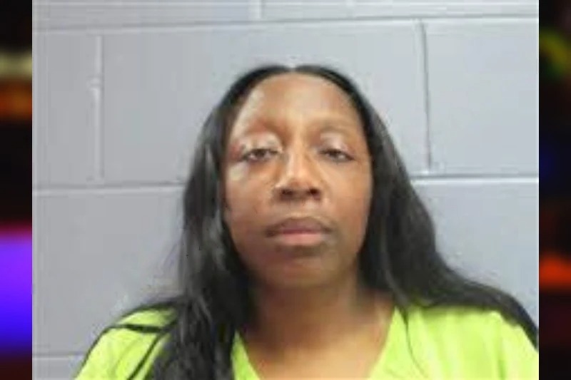 Shana Roberts Mugshots