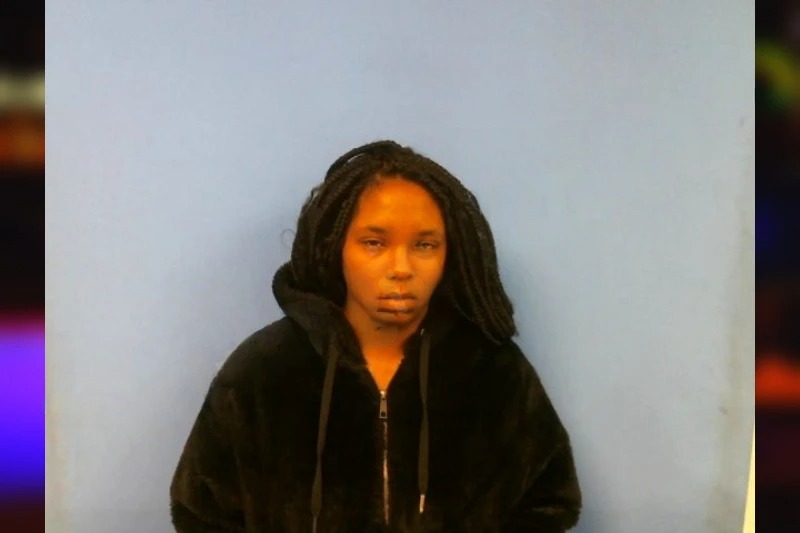 De’Shanae Chinahsang Mugshots