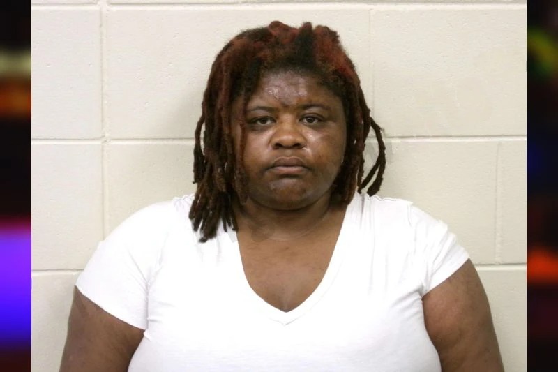 Shontavia White Mugshots