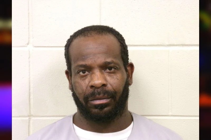 Traveion Weaver Mugshots