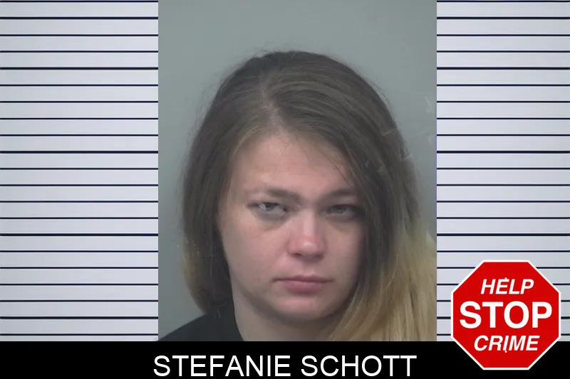 Stefanie Schott mugshot