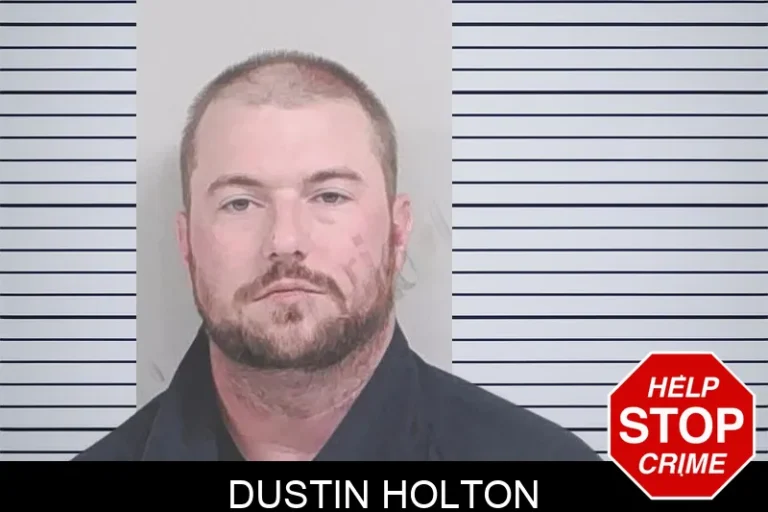 Dustin Holton