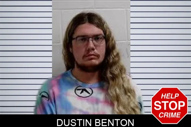 Dustin Benton