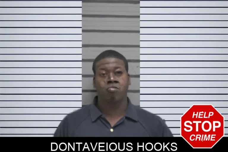 Dontaveious Hooks