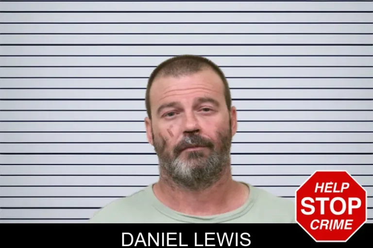 Daniel Lewis