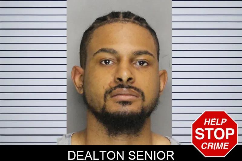 Dealton Senior mugshot