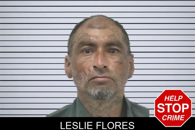 Leslie Flores